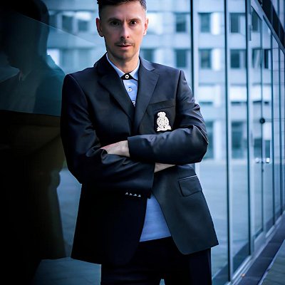 Dennis Biehler, Inhaber