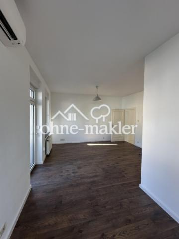 Zimmer Straßenseite 1. OG