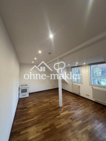 Zimmer Straßenseite 2. OG