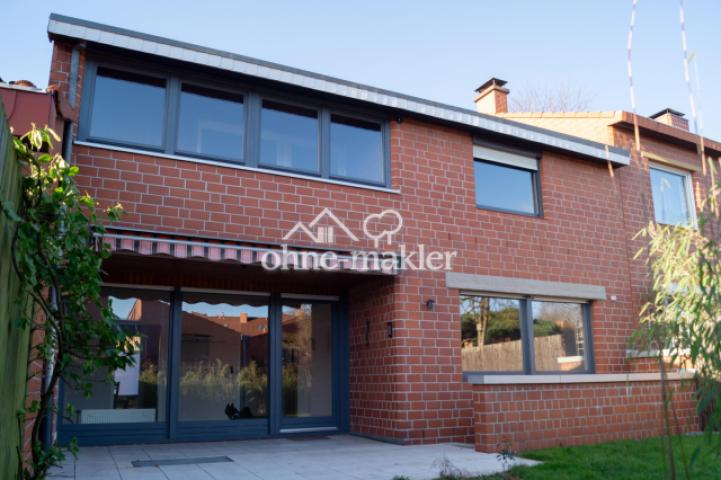 Blick vom Garten: Ostseite