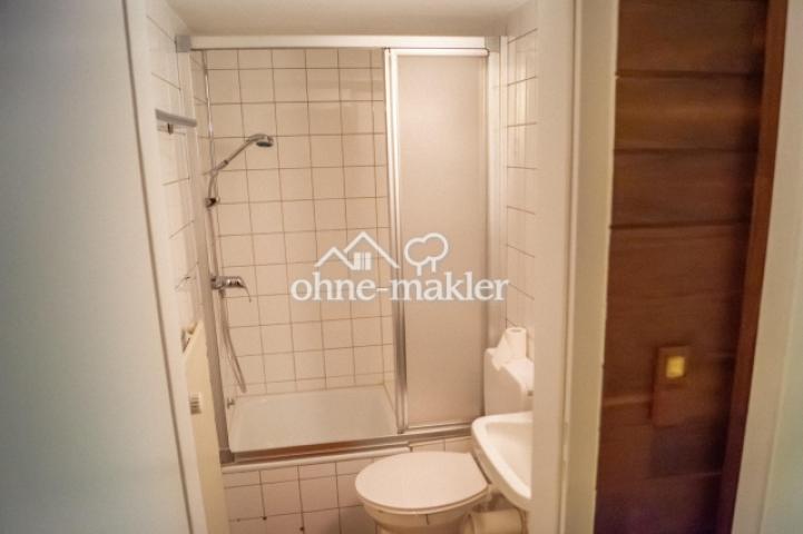 Bad mit Dusche im Keller