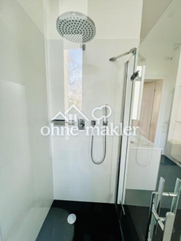 Dusche mit Regendusche