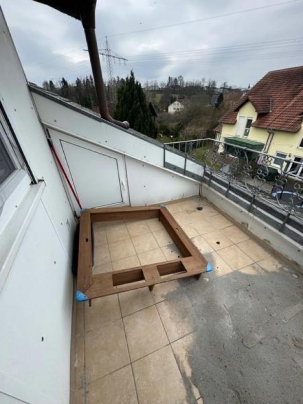 22 Balkon mit Sandkasten