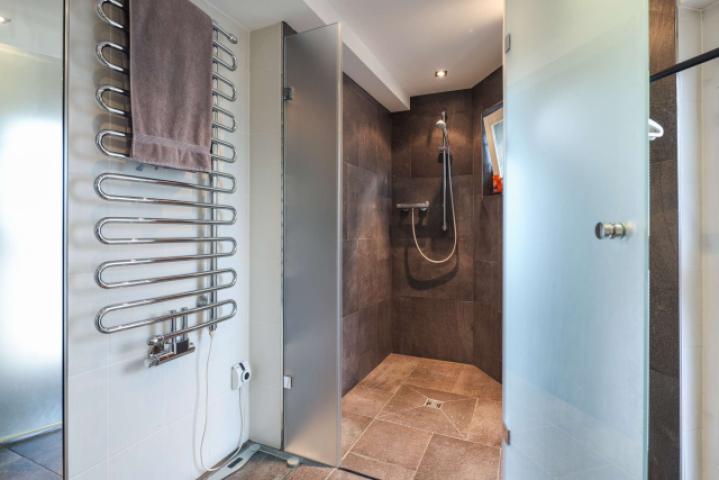 Badezimmer EG