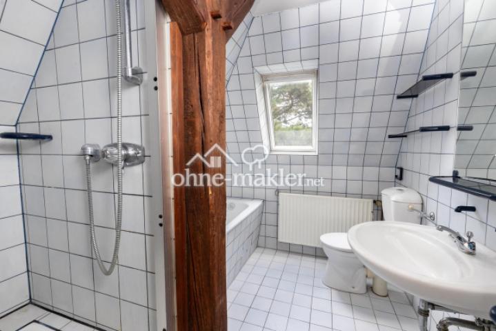 Dachgeschoss, Badezimmer