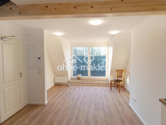 Wohnzimmer mit großer Gaube