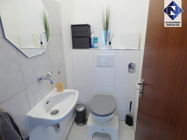 separates WC