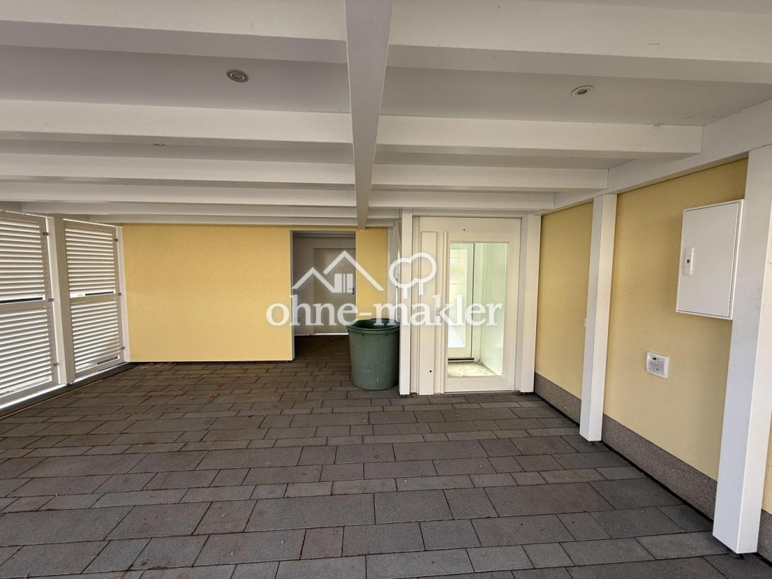 Carport und Aufzug