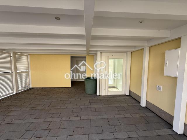 Carport und Aufzug