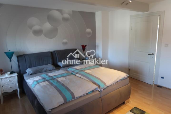 Schlafzimmer DG