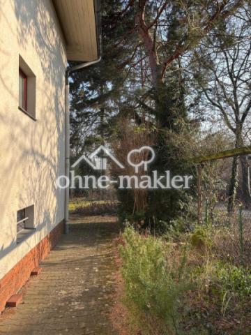 Giebelweg zum Garten