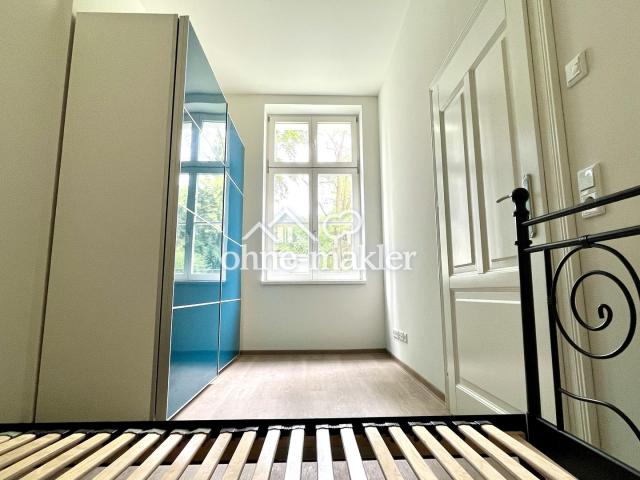 Schlafzimmer (TEIL-möbliert)