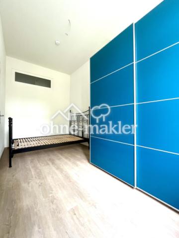 Schlafzimmer (TEIL-möbliert)