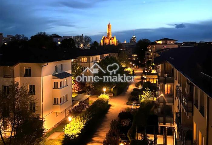 Blick auf St. Ulrich bei Nacht