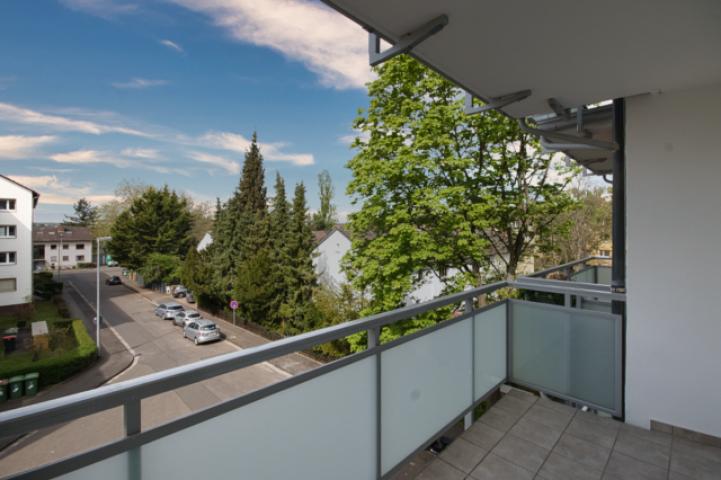 Sonniger Westbalkon