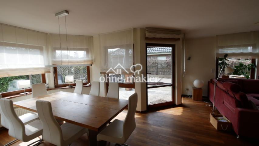 Wohnzimmer m. Zugang Terrasse