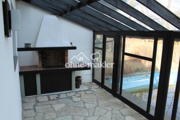 Terrasse mit Außenkamin