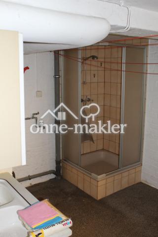 Dusche im Waschkeller