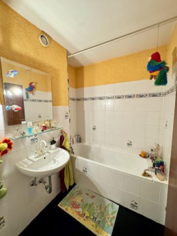 Badansicht mit Badewanne