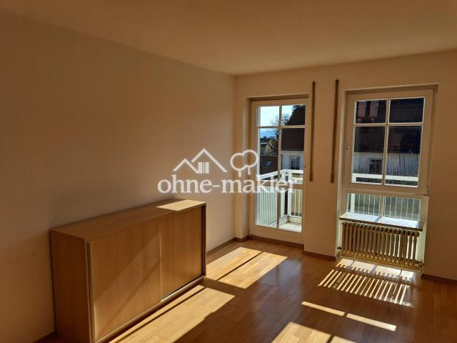Schlafzimmer, Blick zum Balkon