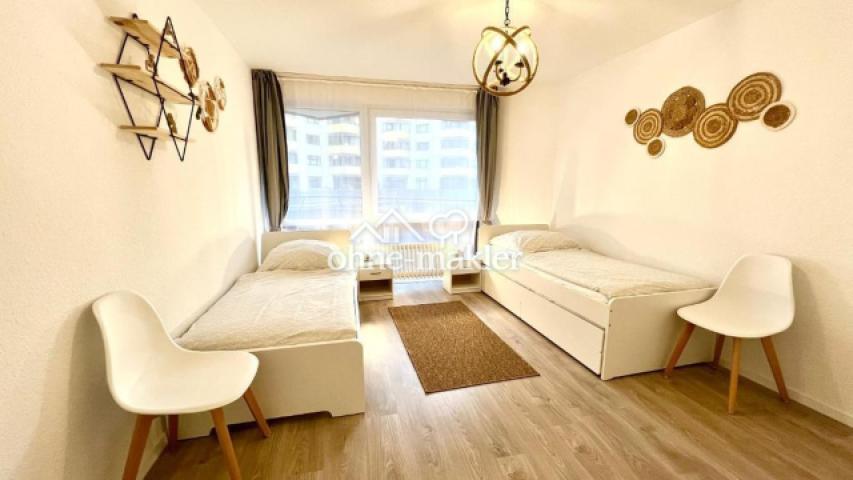 Schlafzimmer / Bed room
