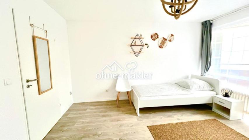 Schlafzimmer / Bed room