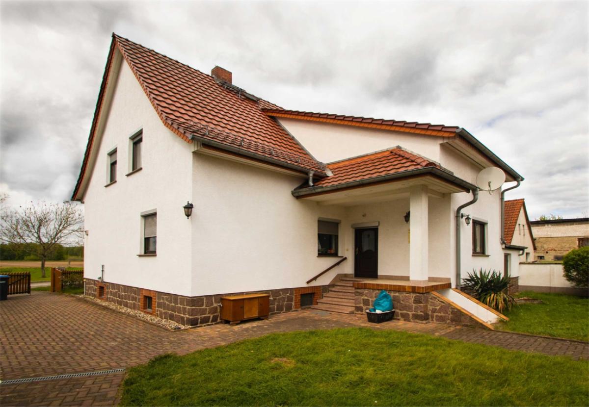 Hofansicht-mit-Eingang