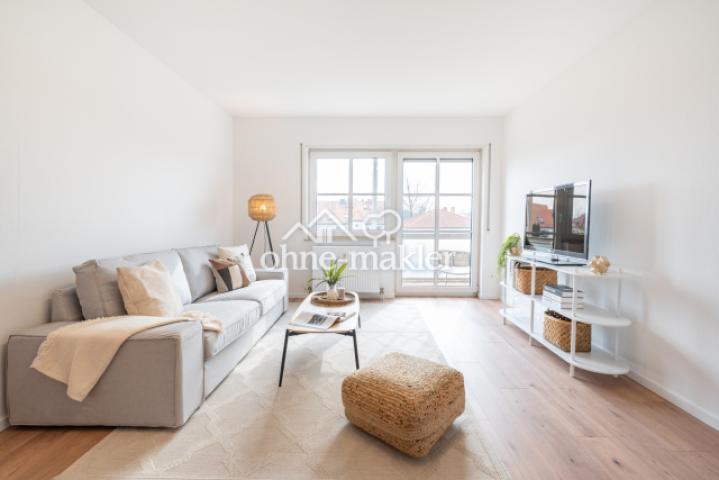 Wohnzimmer mit Balkon