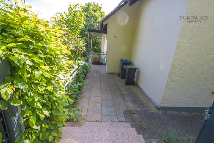Zuwegung zum Haus - Weitere Perspektive