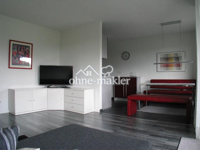 Blick Wohnzimmer zu Küche