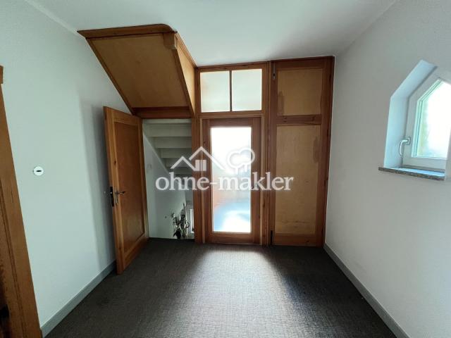 Blick zum Treppenhaus / Keller