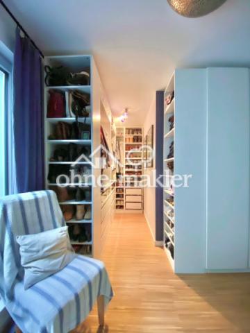 Begehbarer Schrank
