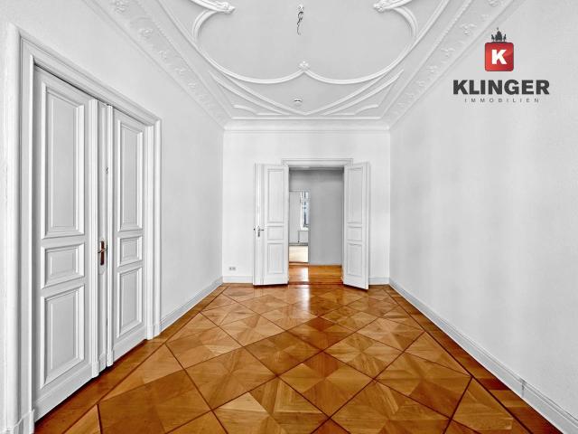 Wohnzimmer mit Blick zur Diele