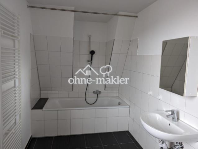 Bad mit Badewanne
