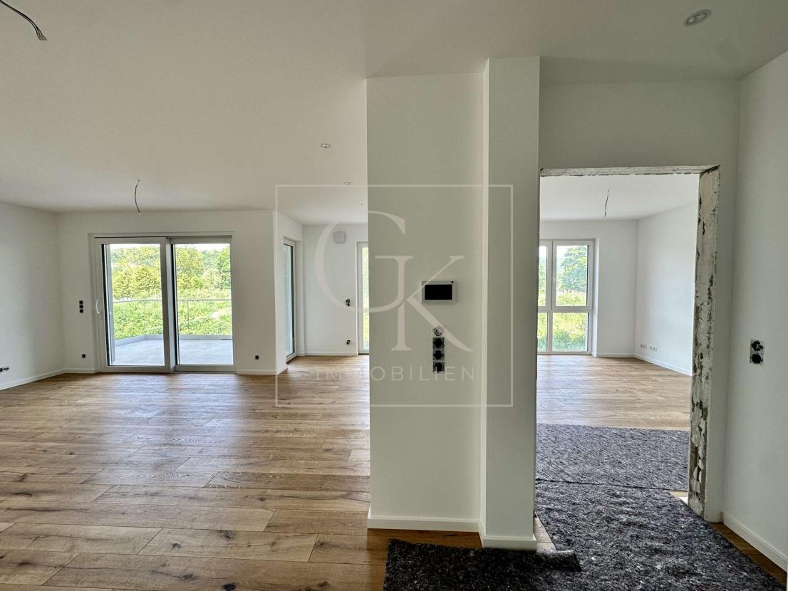 Wohnbereich & Schlafzimmer mit Blick auf den Rhein