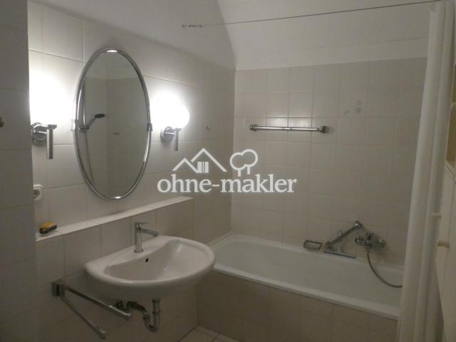Badezimmer mit Badewanne