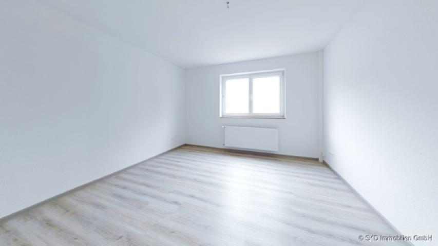 Das geräumige Schlafzimmer