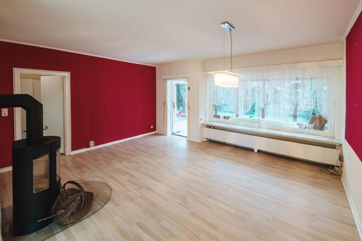 Wohnzimmer mit Kamin
