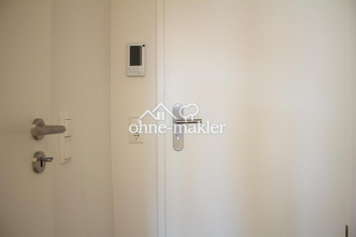 Wohnungstür mit Videosprech