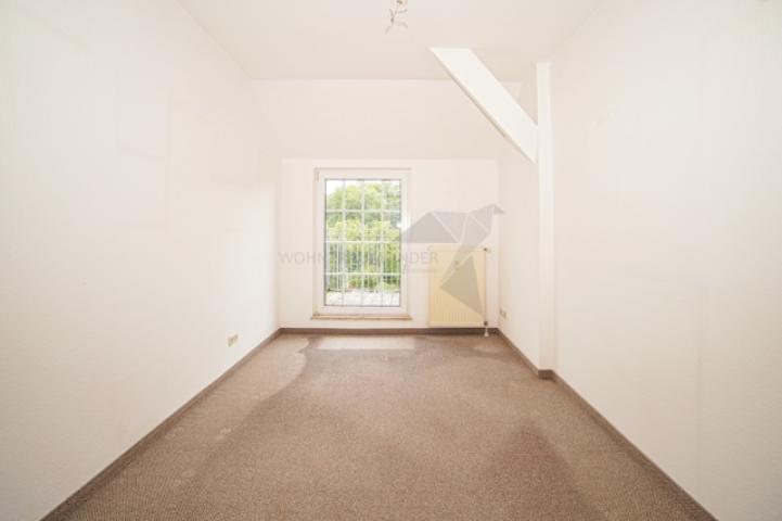 Kind-Gast-Arbeitszimmer mit Balkonzugang