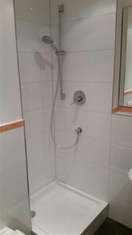 modernes Bad
