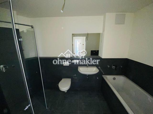 Vollbad mit Dusche und Wanne