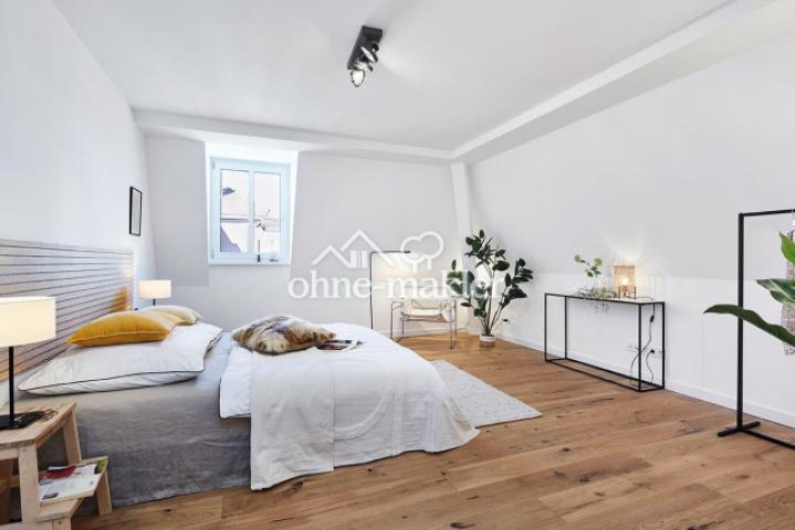 Großes Schlafzimmer