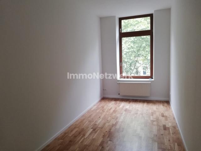 HA49_2. OG links Zimmer 1 Fenster