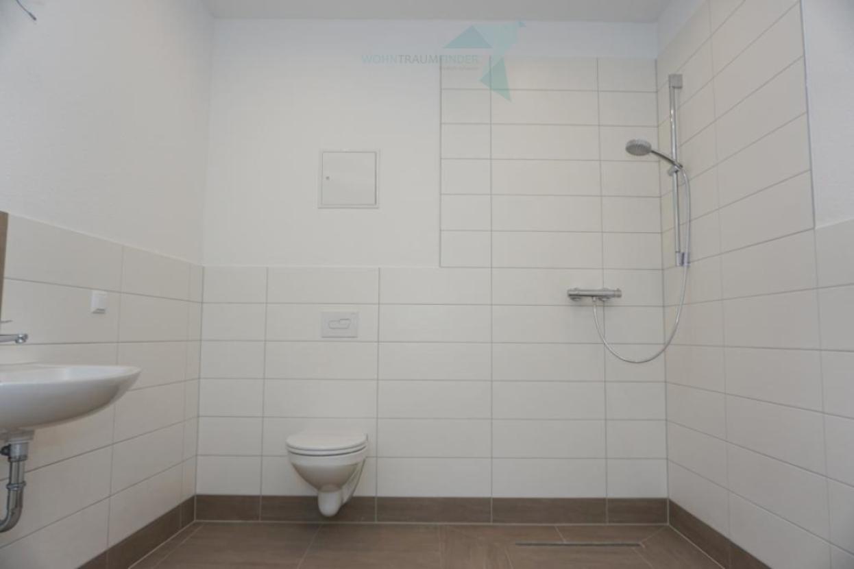 Badezimmer mit Fenster