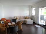 Wohnzimmer mit direktem Balkonzugang