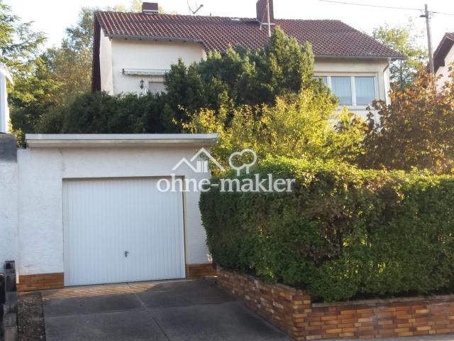 Garage und Stellplatz