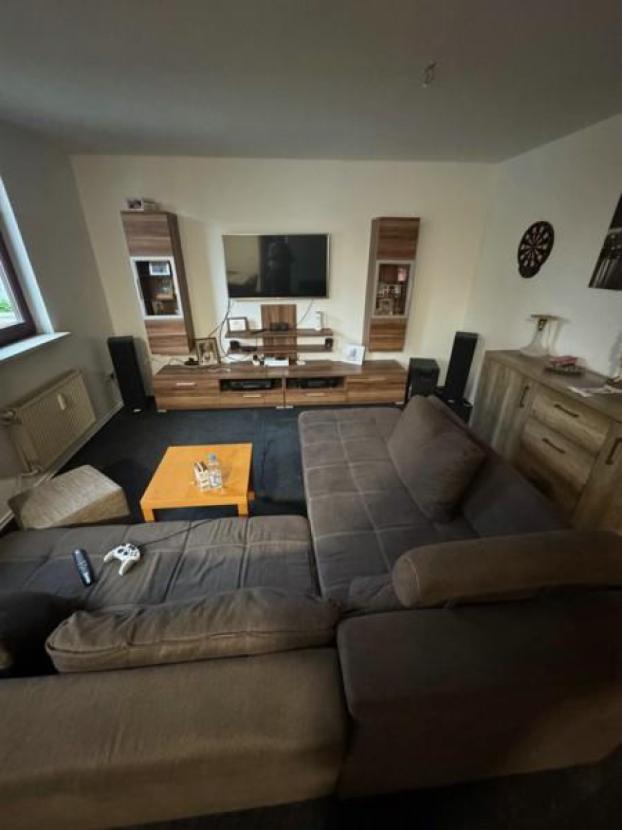 54 WE OG Altbau Wohnzimmer