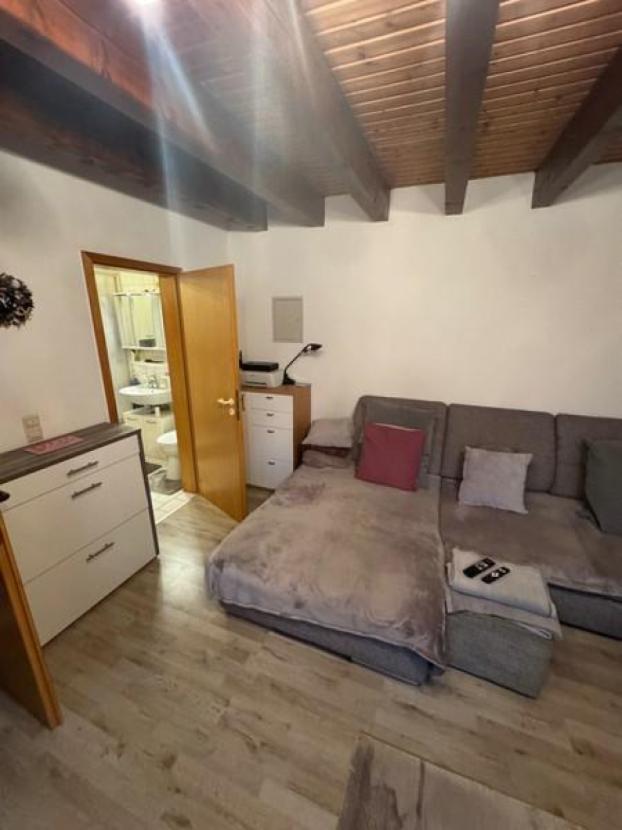 64 EG Anbau WoZi Blick zum Bad