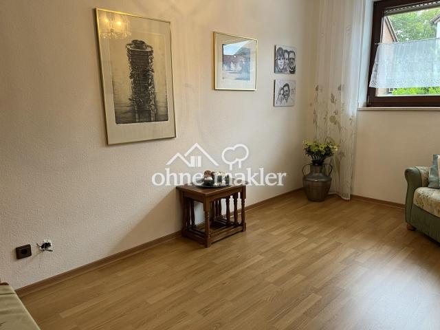 Schlafzimmer zur Strasse